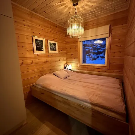Seaview Cabin, Between Tamok And Lyngen Alps *